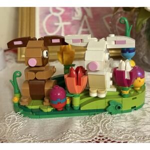 Lego Easter Rabbits Display 40523 Bunnies‎ Adjustable Ears Spring Decor Retired